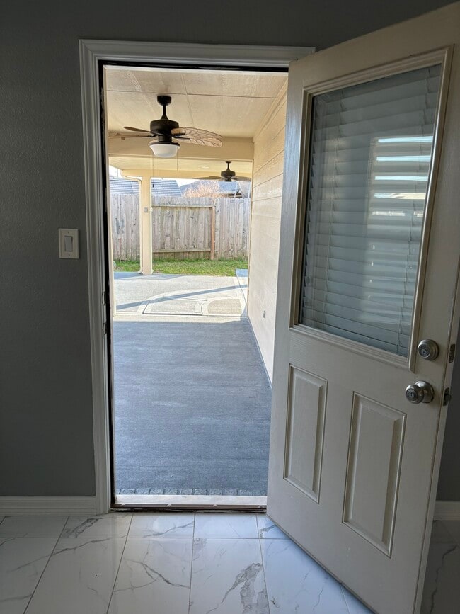 Building Photo - 21007 Whitehaven Bluff Trail