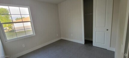 Building Photo - 5004 Jones Dr