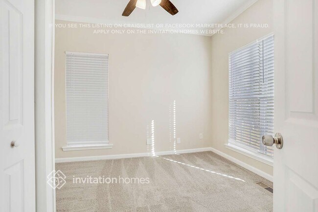 Foto del edificio - 7144 Stonebrook Cir
