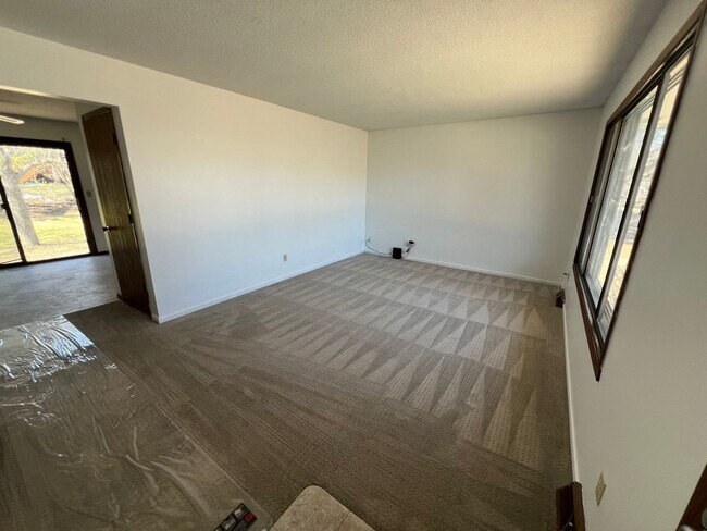 Foto del edificio - Move In Ready House