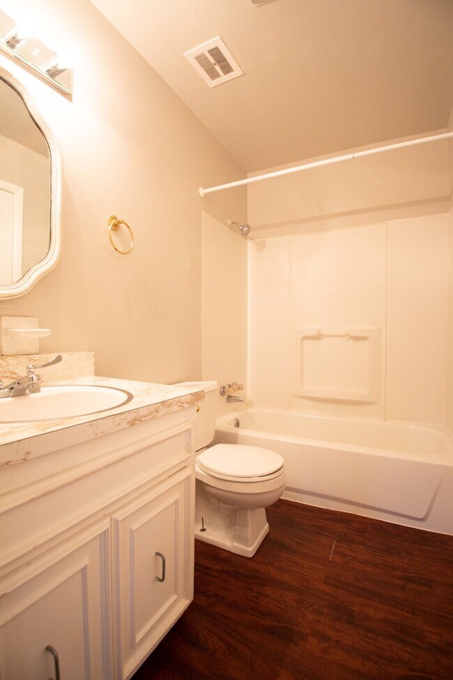 Foto del edificio - 7327 Coronado Ct