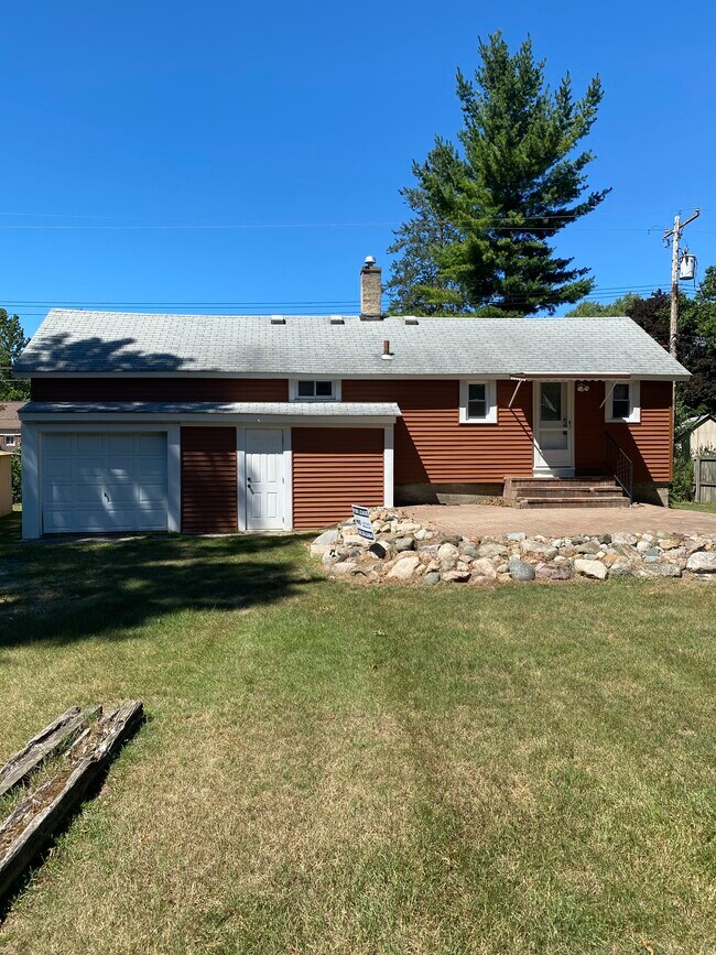 337 E Sunnybrook Dr, Royal Oak, MI 48073 House Rental in Royal Oak, MI