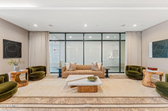 Foto del edificio - 4240 E Camelback Rd