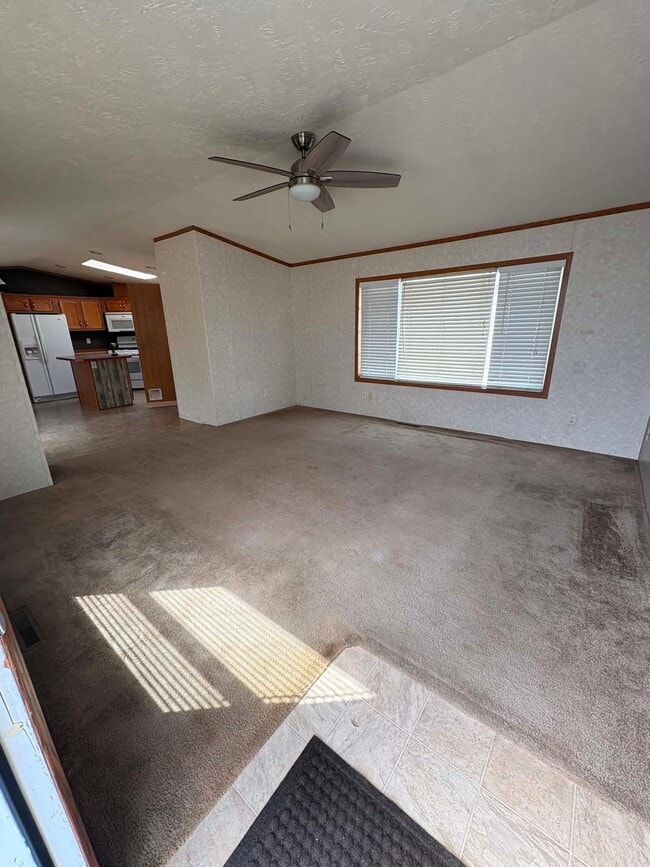 Building Photo - 443 Valley View Ln
