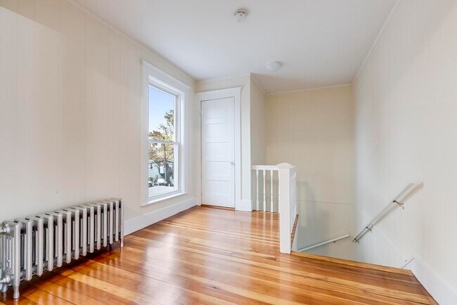 Building Photo - 109 Rockdale St