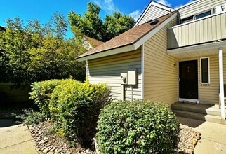 Building Photo - 2485 S Xanadu Way