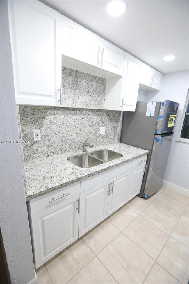 Building Photo - 3246 Coral Ridge Dr