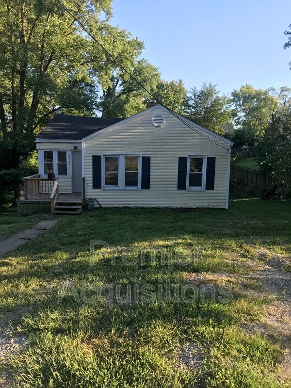 Primary Photo - 3645 E Doerr Ave