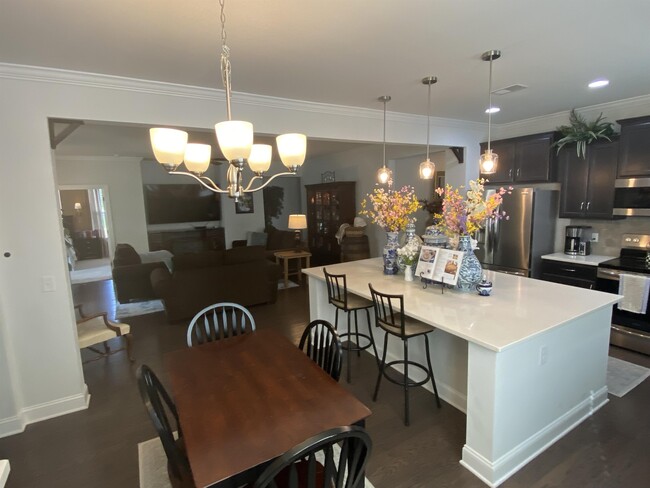 Building Photo - 3730 Sage Dr