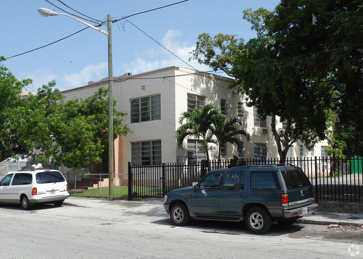 Foto del edificio - 965 SW 4th St