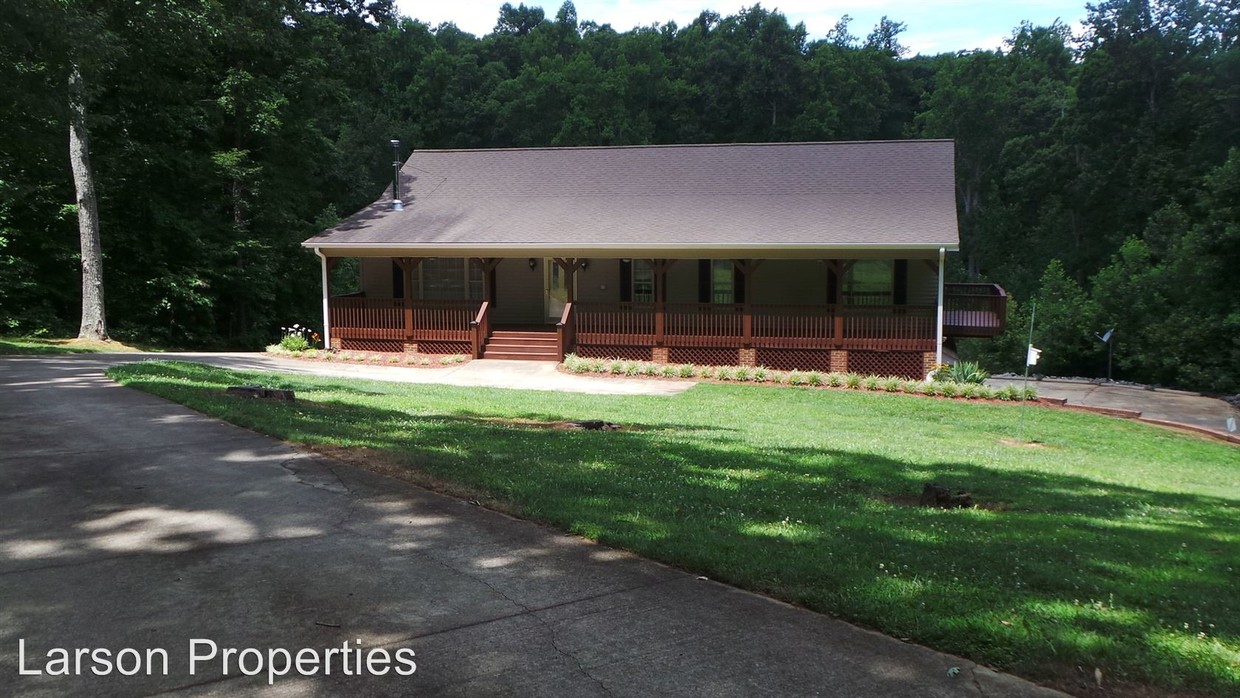 Primary Photo - 5313 Bass Mountain Rd