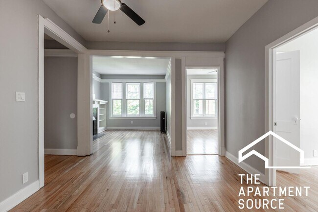 Foto del edificio - 1251 W Rosemont Ave