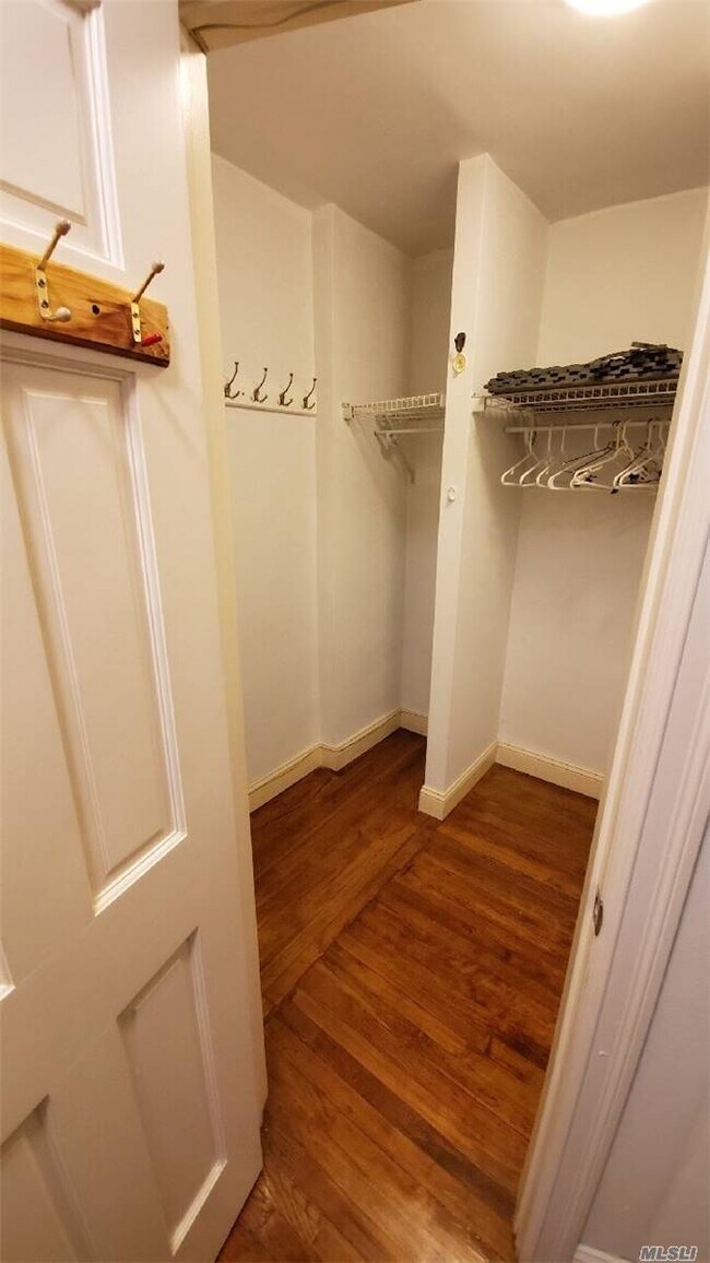 Building Photo - 140-65 Beech Ave