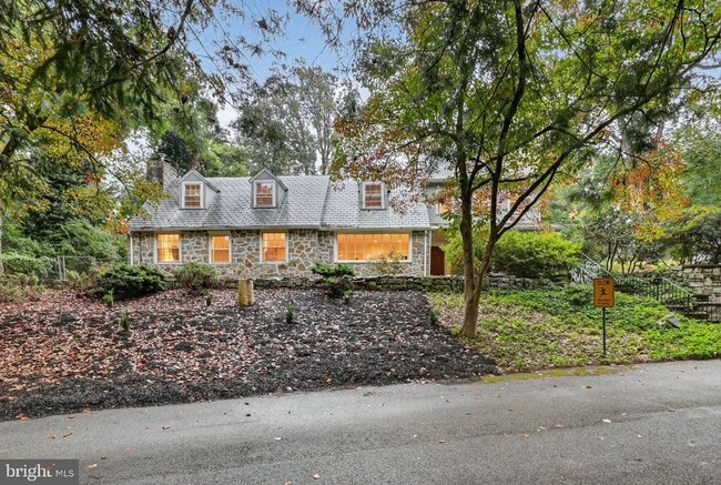 Building Photo - 829 Bryn Mawr Ave