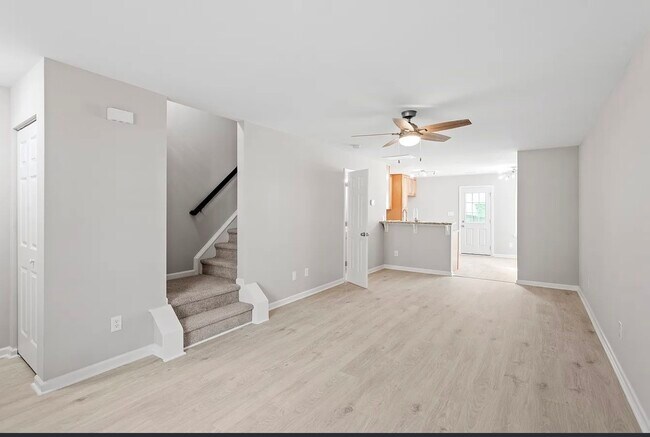 Building Photo - 5340 Big Bass Dr