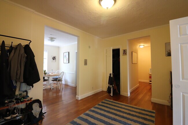 Building Photo - 1153 Beacon St