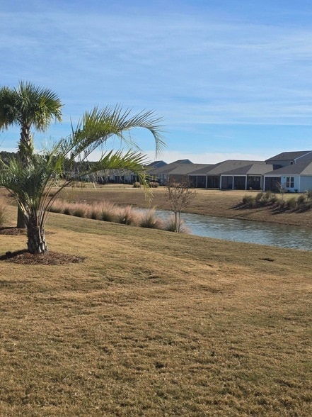 Foto del edificio - 214 Garden Gate Wy