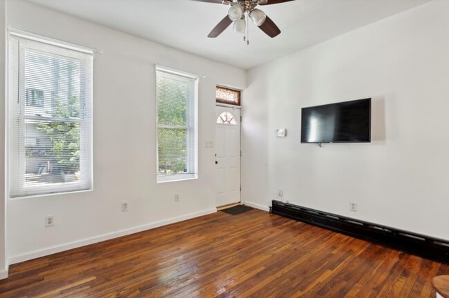 Photo - 1212 Day St Townhome