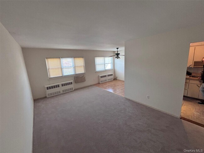 Foto del edificio - 265-07 Hillside Ave.