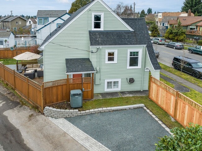 Building Photo - 7638 Winona Ave N