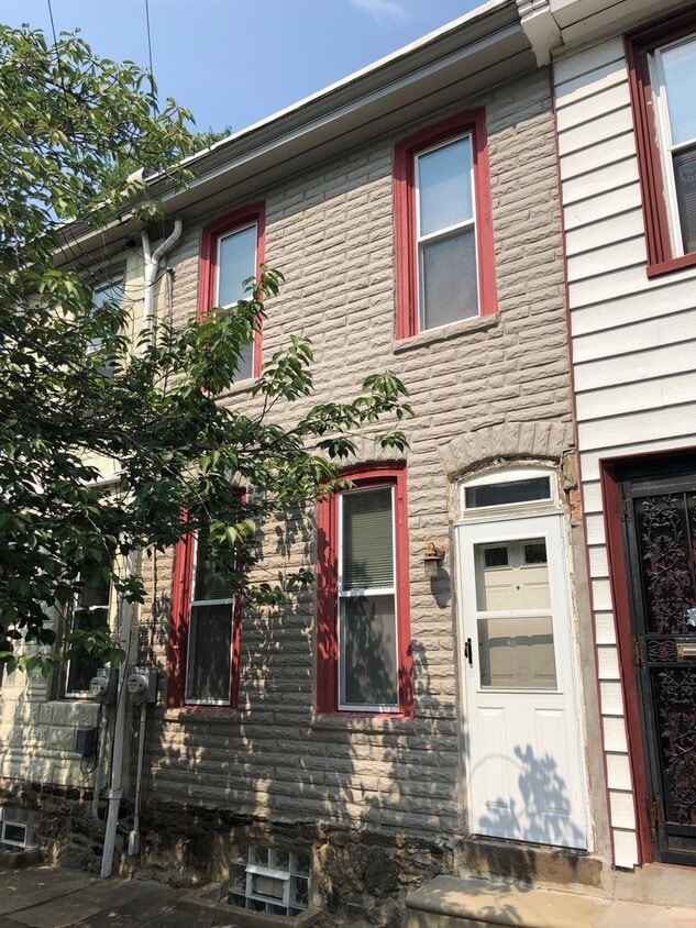 Primary Photo - Lovely 2-Bedroom Townhouse in Historic Ger...