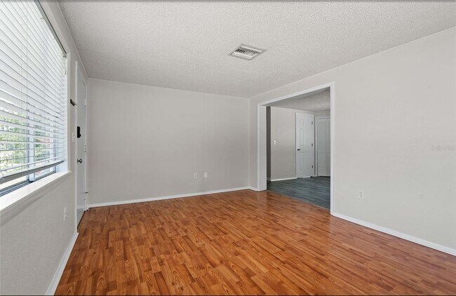 Building Photo - 1610 St Catherine Dr W