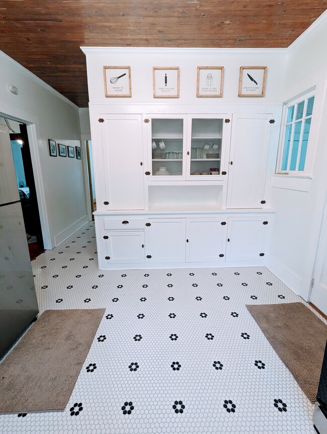Pantry - 1114 E Old Pass Rd