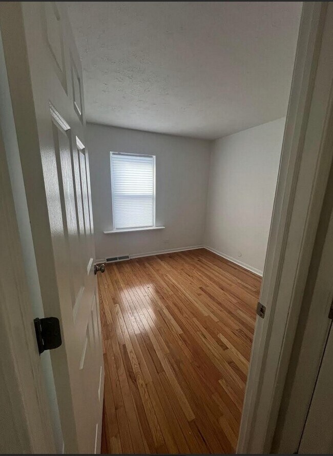 Foto del edificio - 20564 Elizabeth Ave