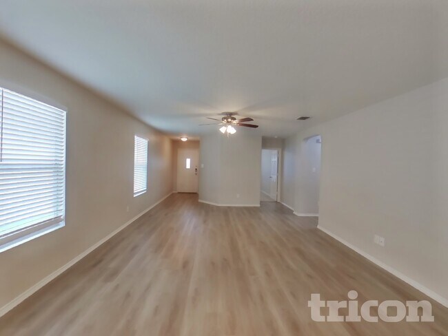 Building Photo - 8615 Silver Willow