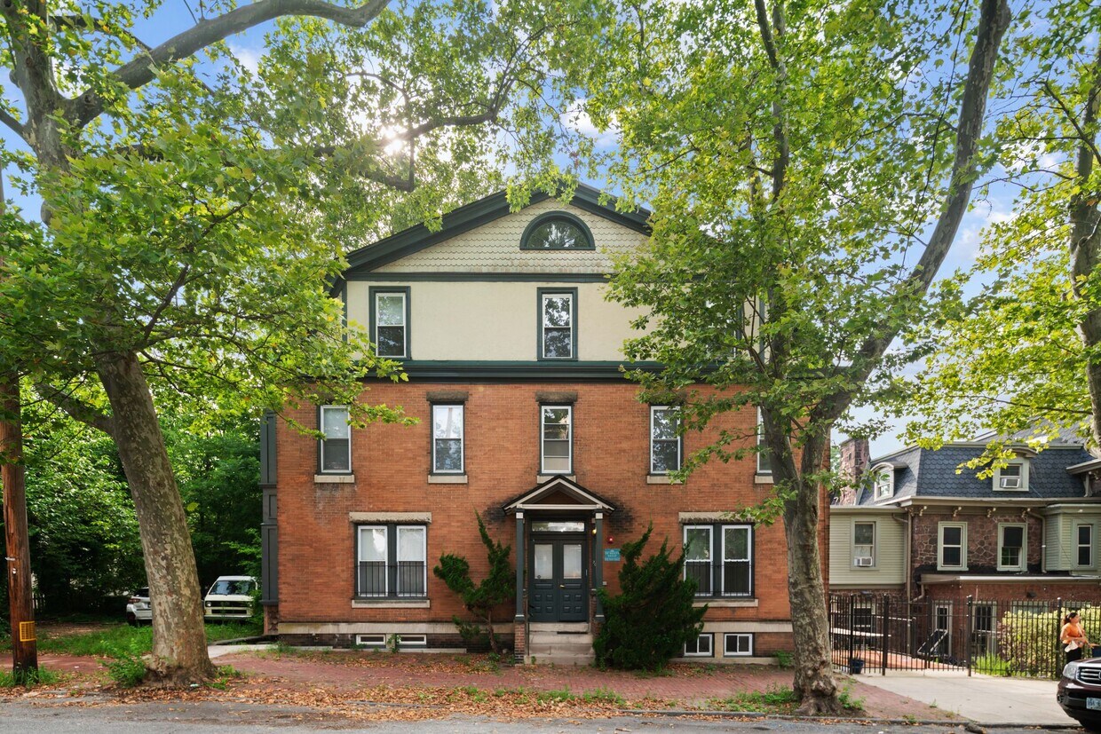 street view - 300 S 41st St