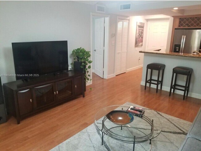 Foto del edificio - 150 NE 15th Ave