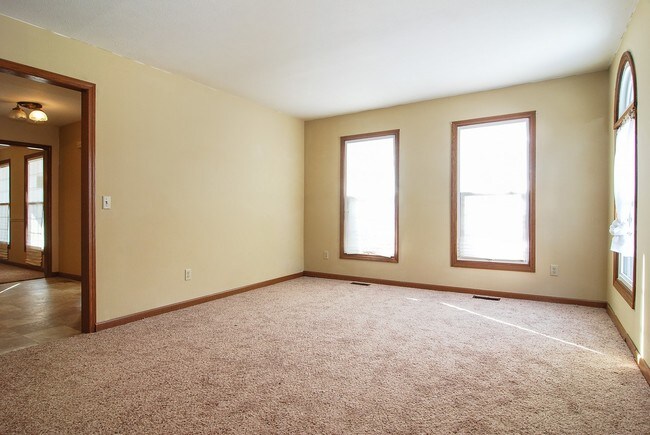 Building Photo - 34851 Summerset Dr