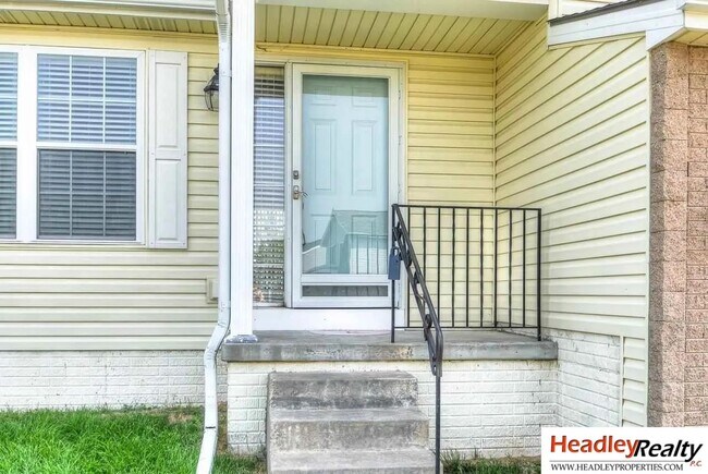 Foto del edificio - Beautiful Home For Rent in Gretna School District