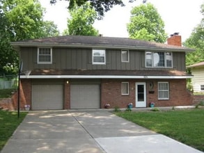 Building Photo - 524 E Linwood Ave