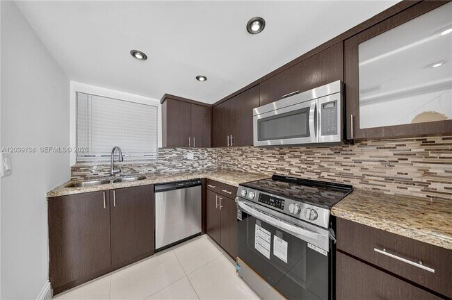 Foto del edificio - 9351 Fontainebleau Blvd