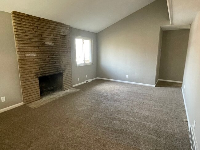 Building Photo - 326 Blackwood Ave