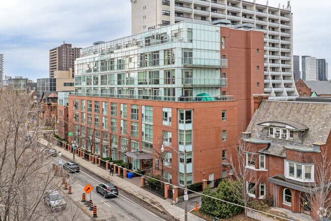 Photo du bâtiment - 50 Spadina Road