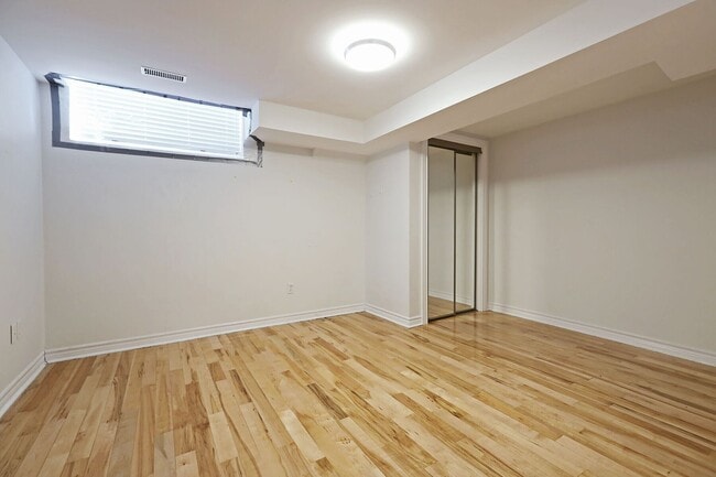 Building Photo - 212 Glebemount Ave