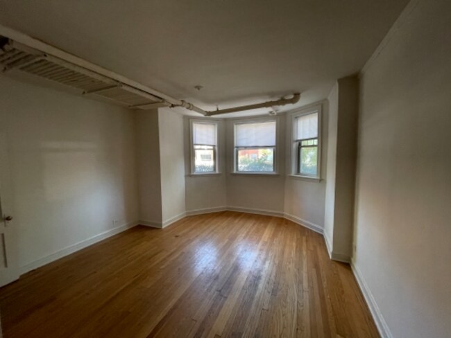 Foto del edificio - 832 S Austin Blvd