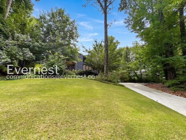 Foto del edificio - Beautiful 4 Bed/3 Bath Home with 3 Car Garage / Available Now!