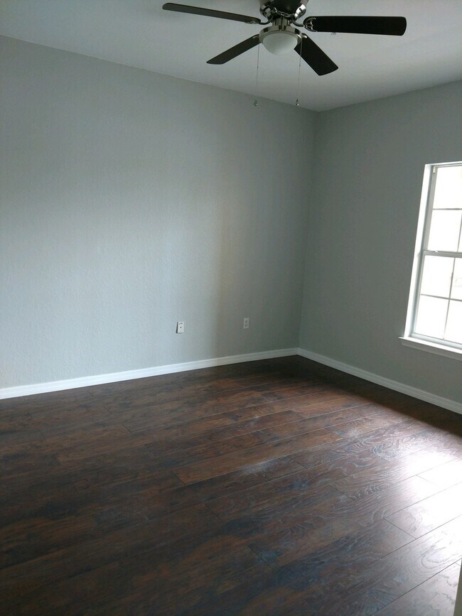 Foto del edificio - ~RARE~ 1 Bed Condo Across from Coconut Point