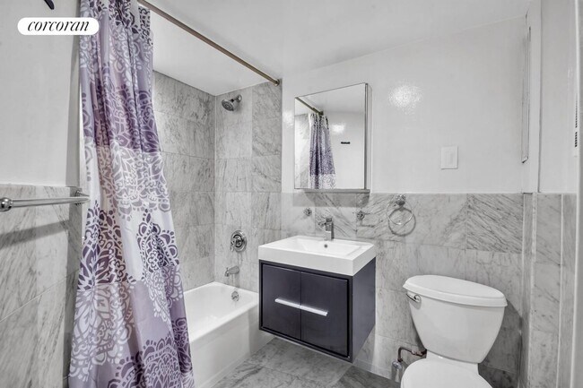 Foto del edificio - 233 E 12th St