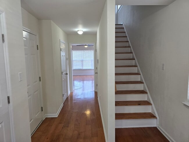 Building Photo - Gateway at Brier Creek