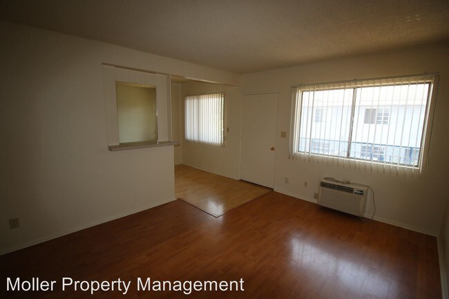 Building Photo - 9453 Cortada St