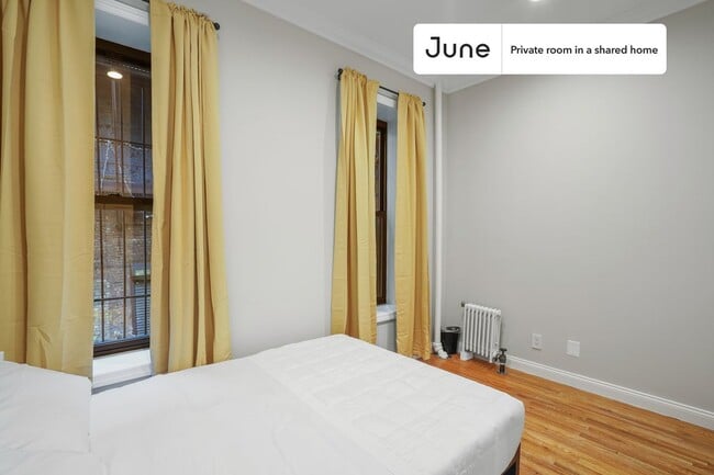 Building Photo - Room in Shared 3 bed/1 bath home