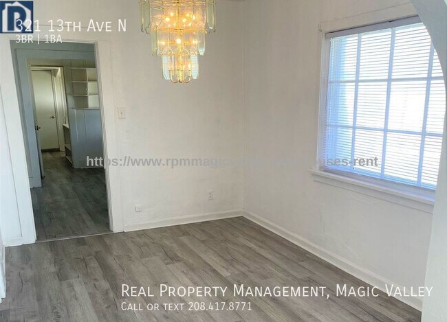 Building Photo - 321 13th Ave N