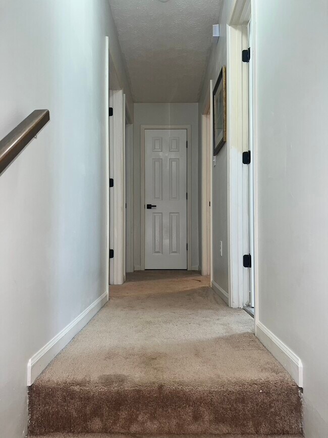 Building Photo - 527 University Cir