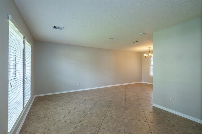 Building Photo - 10515 Wayward Wind Ln