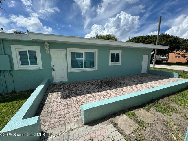 Building Photo - 901 S Orlando Ave