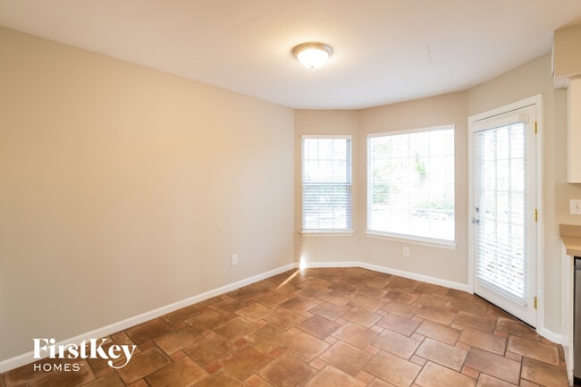 Building Photo - 7873 Sabalridge Dr